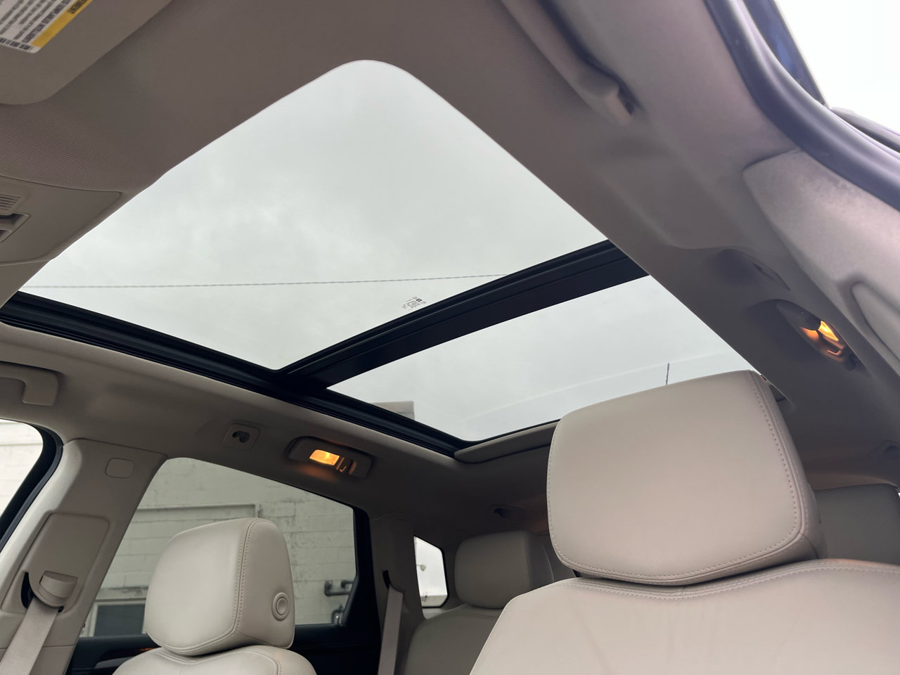 Used 2011 Cadillac SRX Luxury image 35