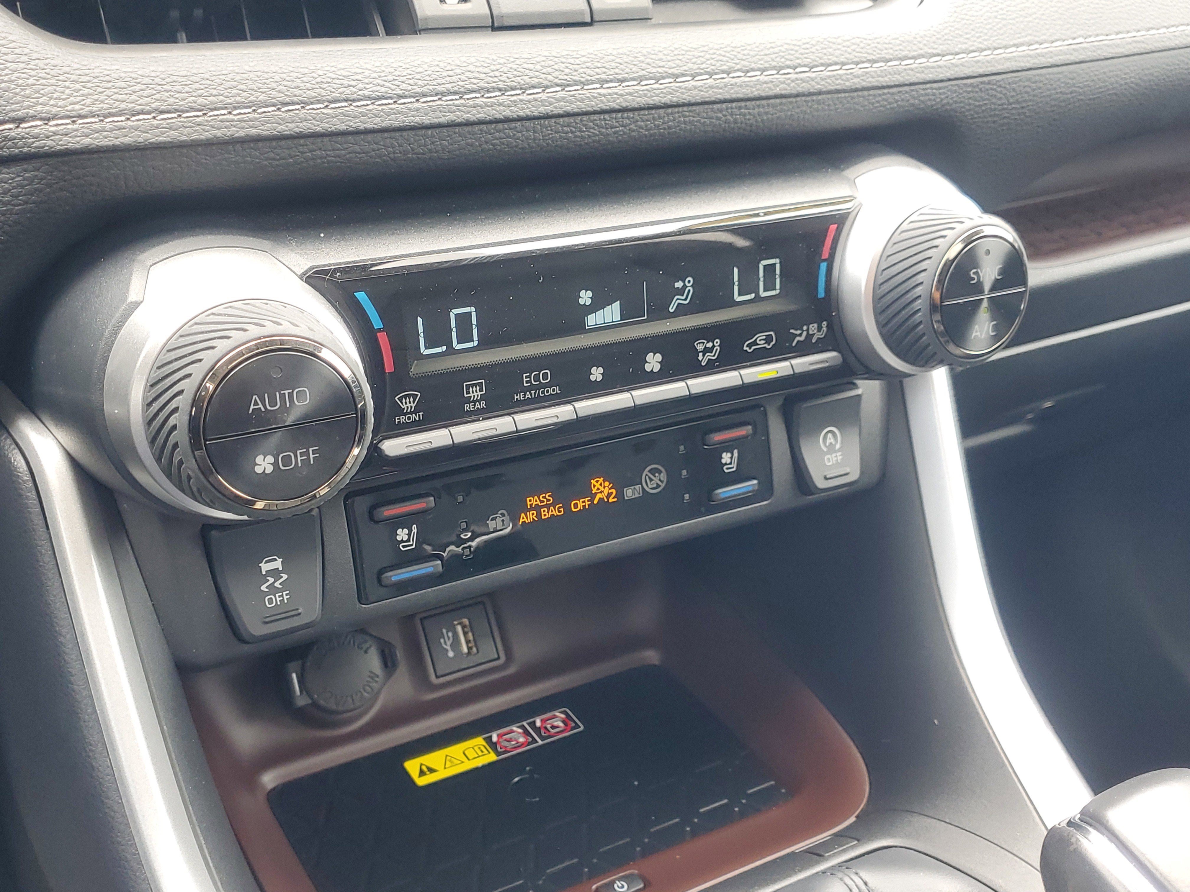Used 2024 Toyota RAV4 Limited w/ Advanced Technology Package FWD image 31