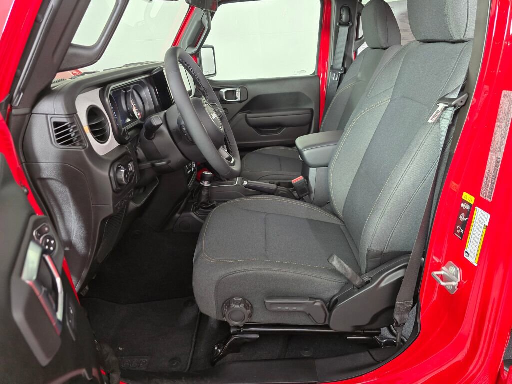 Used 2025 Jeep Wrangler Sport S image 22