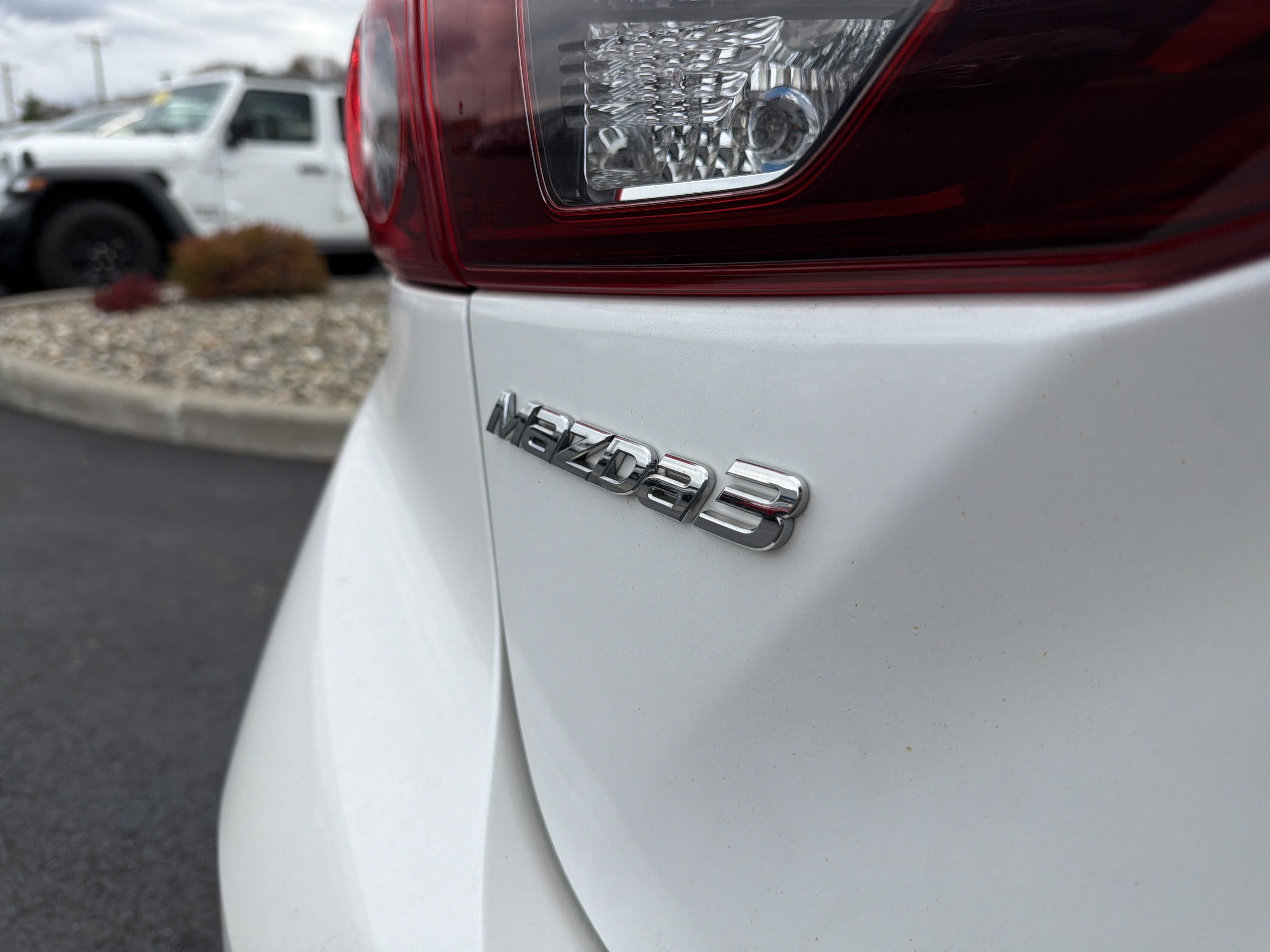 Used 2015 MAZDA MAZDA3 i Grand Touring image 30