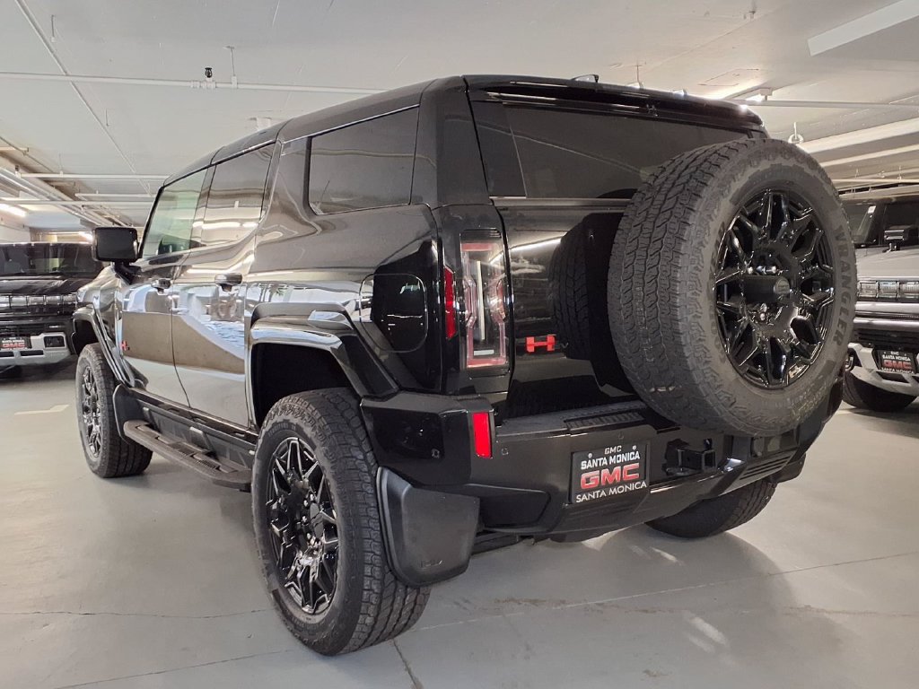 New 2026 GMC Hummer EV SUV w/ LPO, Illumination Package AWD/4WD image 8