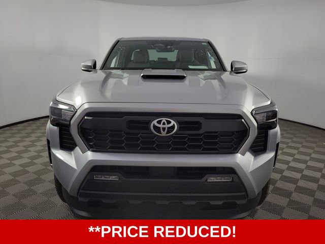 Used 2024 Toyota Tacoma TRD Sport AWD/4WD image 2