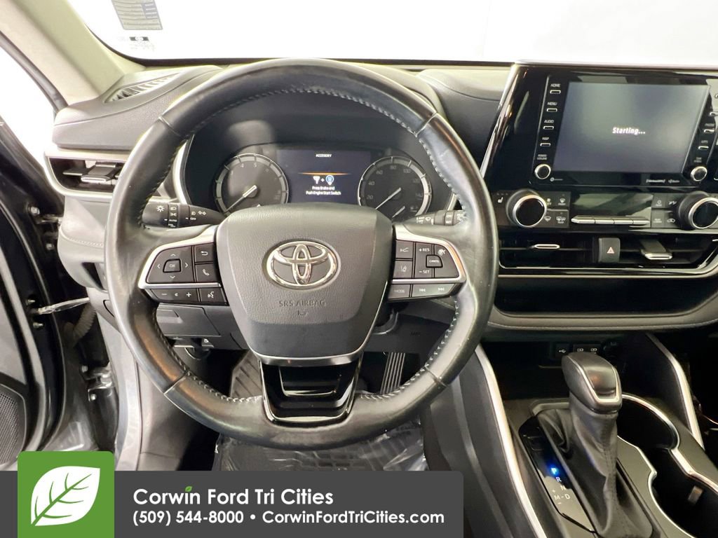 Used 2020 Toyota Highlander XLE AWD/4WD image 8