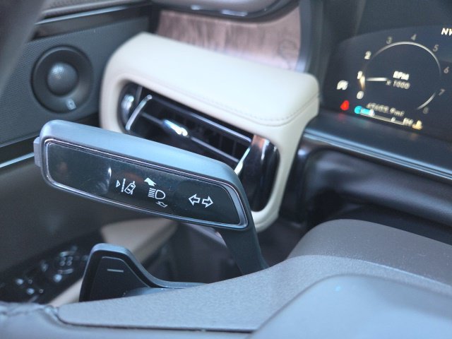 Used 2023 Lincoln Nautilus Reserve w/ Luxury Package AWD/4WD image 40