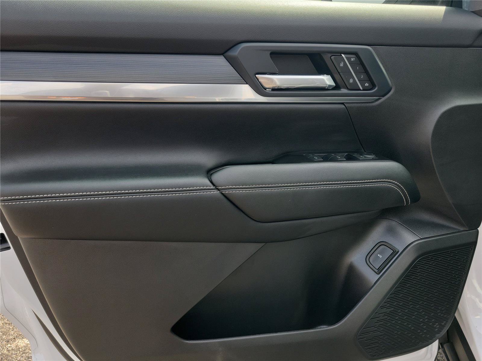 New 2027 GMC Terrain Elevation w/ Elevation Premium Package AWD/4WD image 17