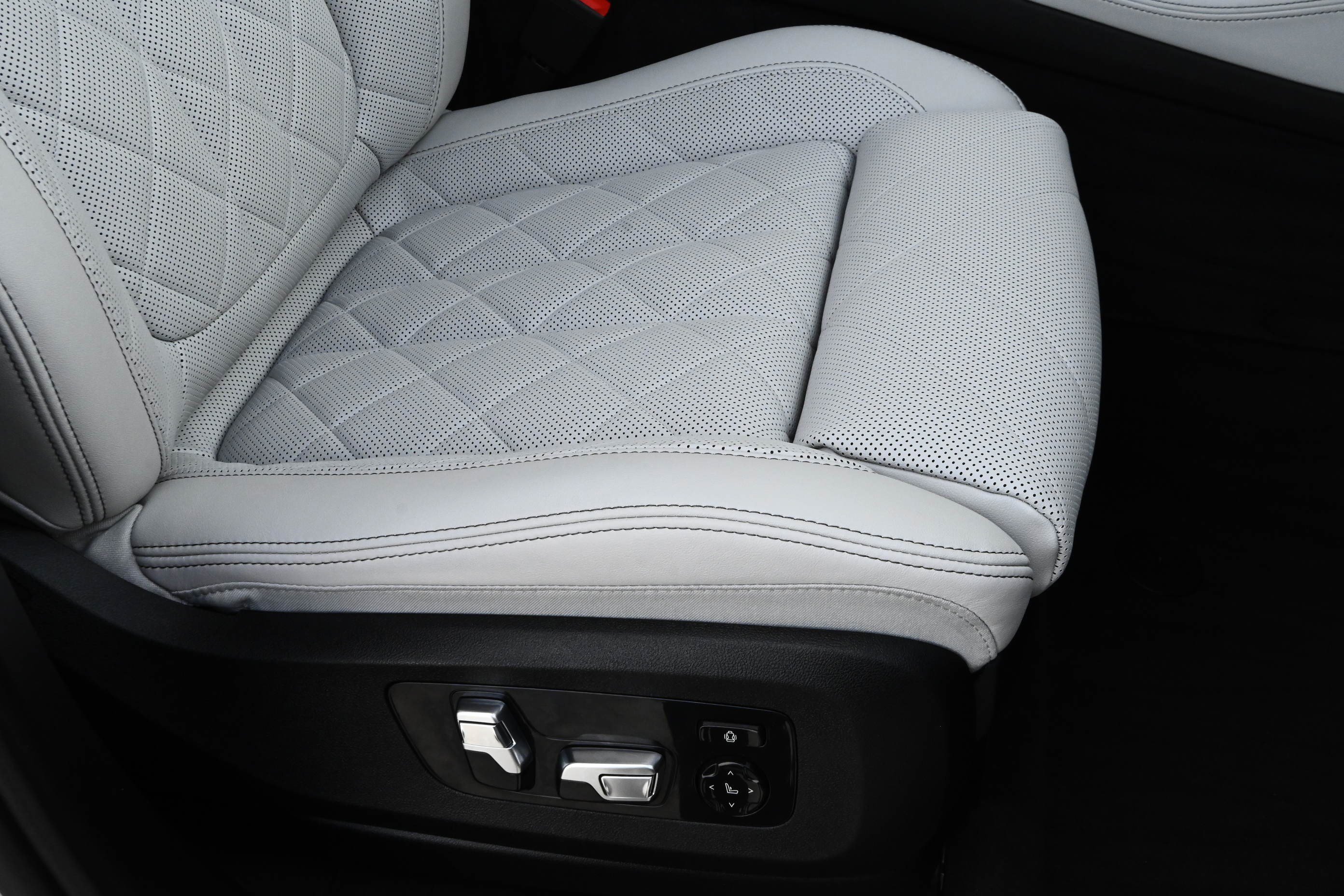 Used 2024 BMW X5 M60i image 40