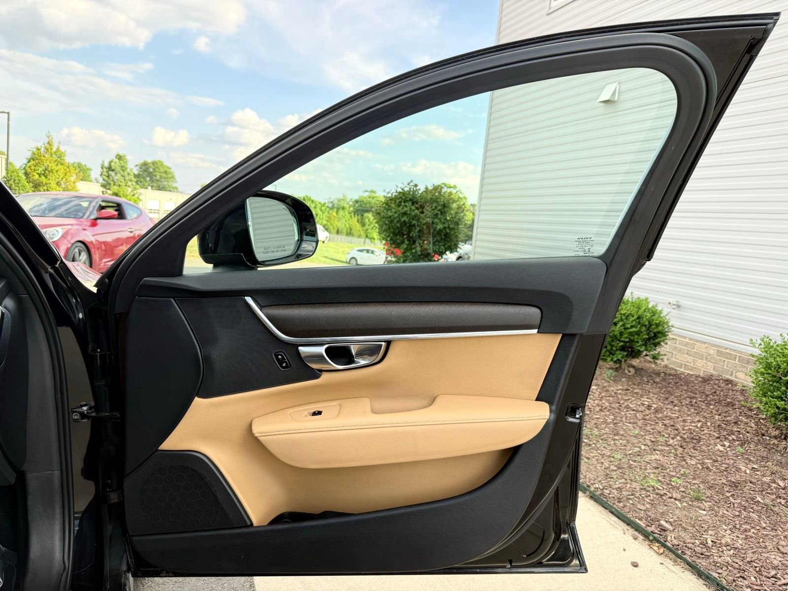 Used 2018 Volvo V90 T5 Cross Country w/ Convenience Package image 27