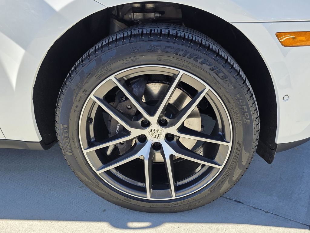 New 2025 Porsche Macan Turbo image 29