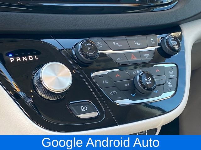 Used 2024 Chrysler Pacifica Touring-L image 12
