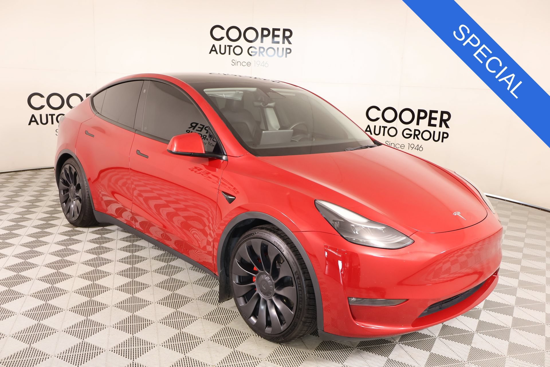 Used 2023 Tesla Model Y Performance AWD/4WD video 1