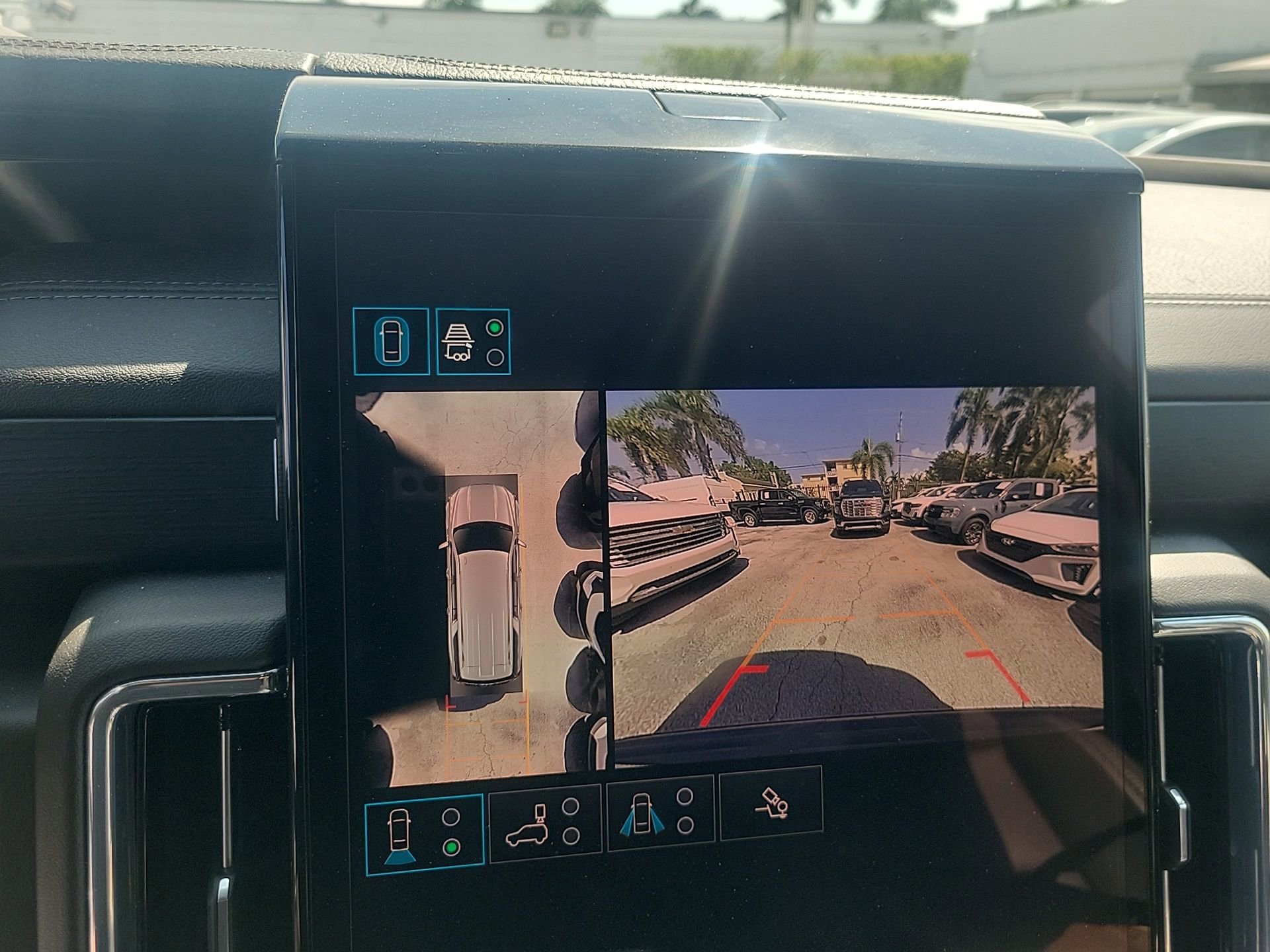 Used 2025 GMC Yukon XL Denali image 36