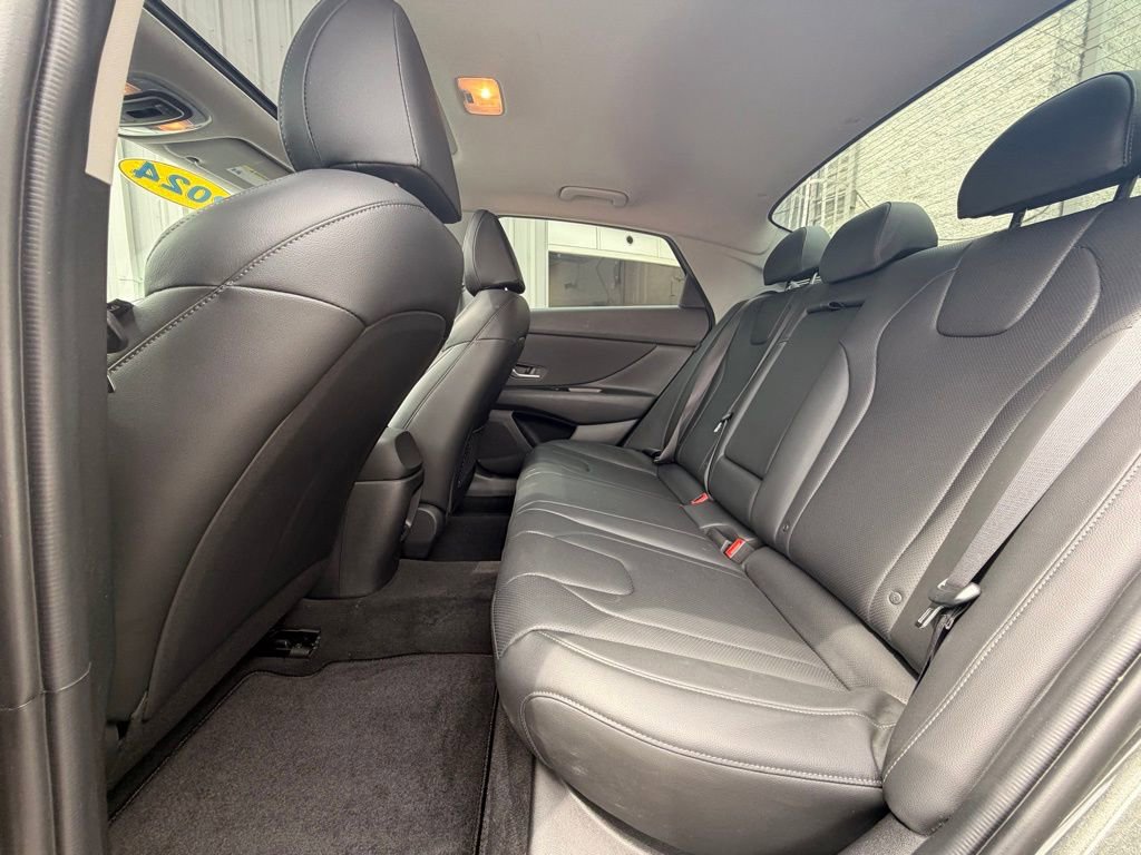 Used 2024 Hyundai Elantra Limited FWD image 11