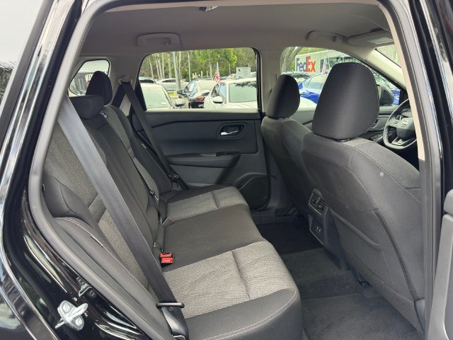 Used 2025 Nissan Rogue SV FWD image 16