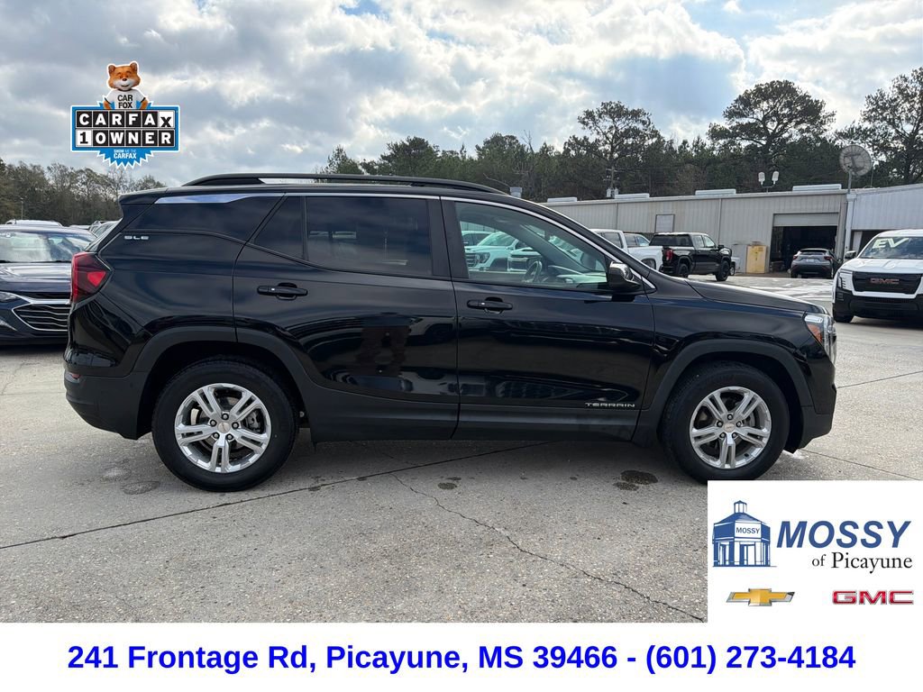 Used 2022 GMC Terrain SLE w/ Driver Convenience Package image 8