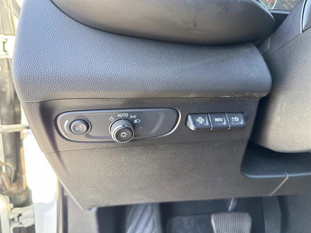 Used 2021 Buick Envision Avenir w/ Technology Package II image 16