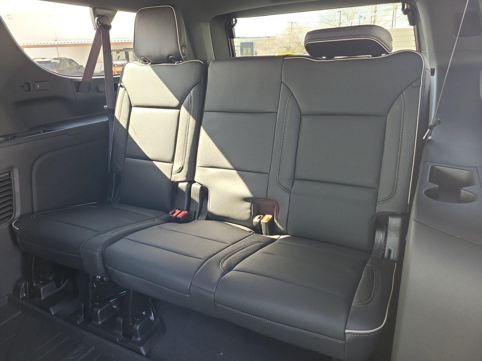 New 2026 Chevrolet Suburban Premier w/ Sun And Tow Package AWD/4WD image 24