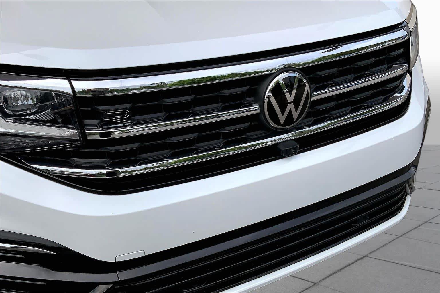 Used 2023 Volkswagen Atlas Cross Sport SEL Premium R-Line AWD/4WD image 30