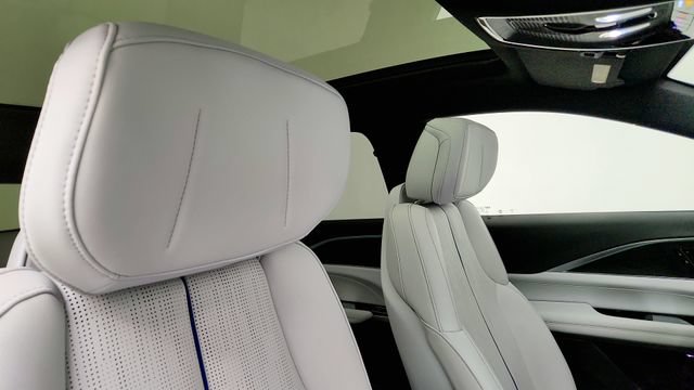 Used 2025 Cadillac Lyriq Luxury AWD/4WD image 37