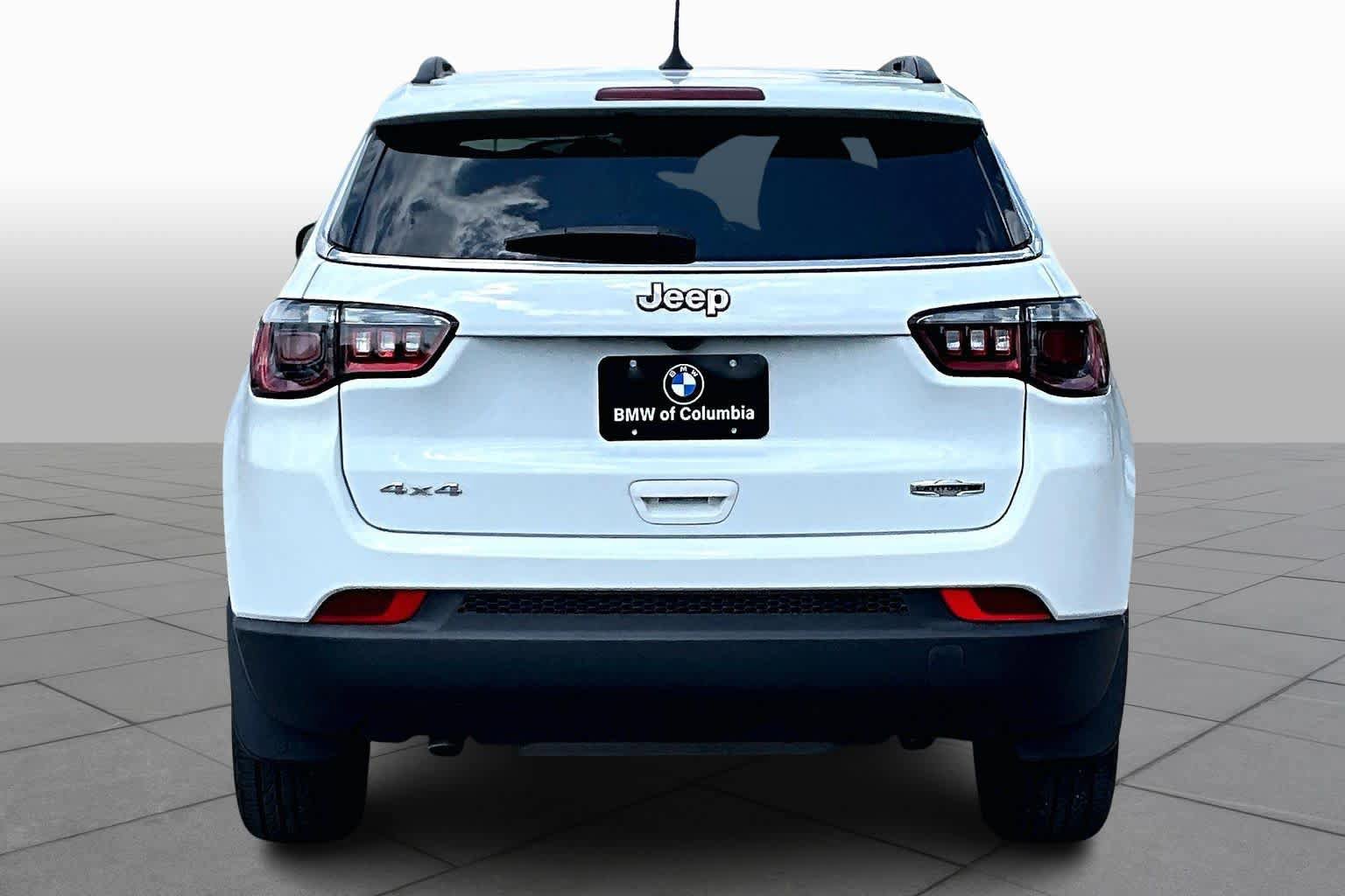 Used 2023 Jeep Compass Latitude w/ Sun and Sound Group image 4