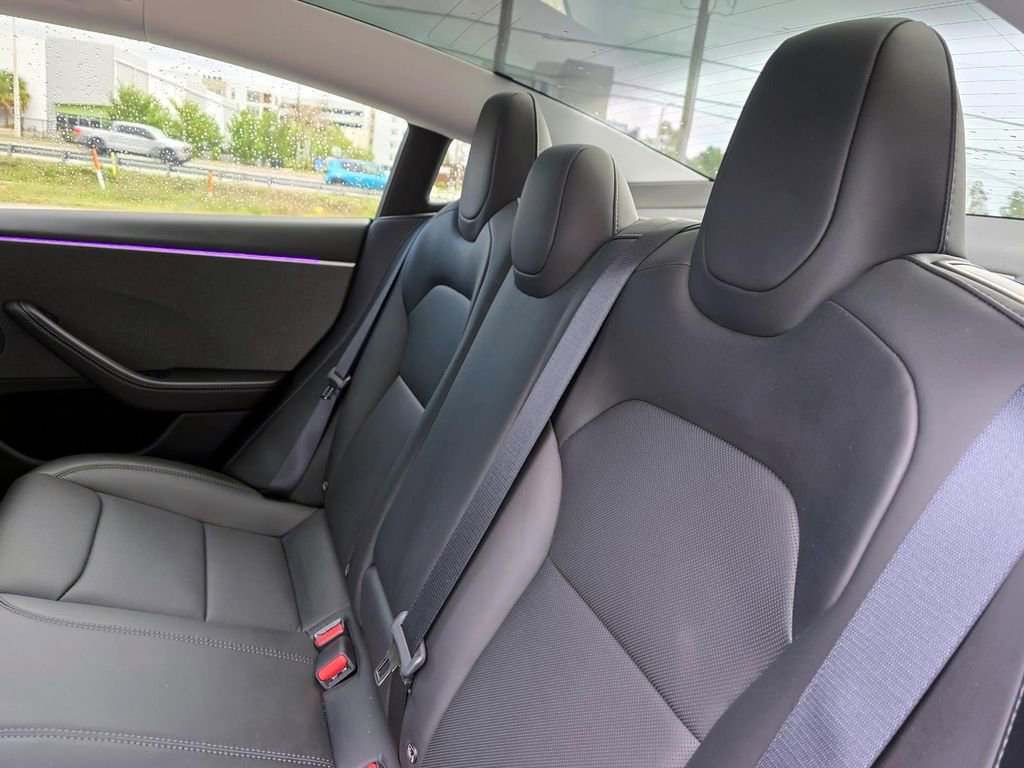 Used 2025 Tesla Model 3 image 19