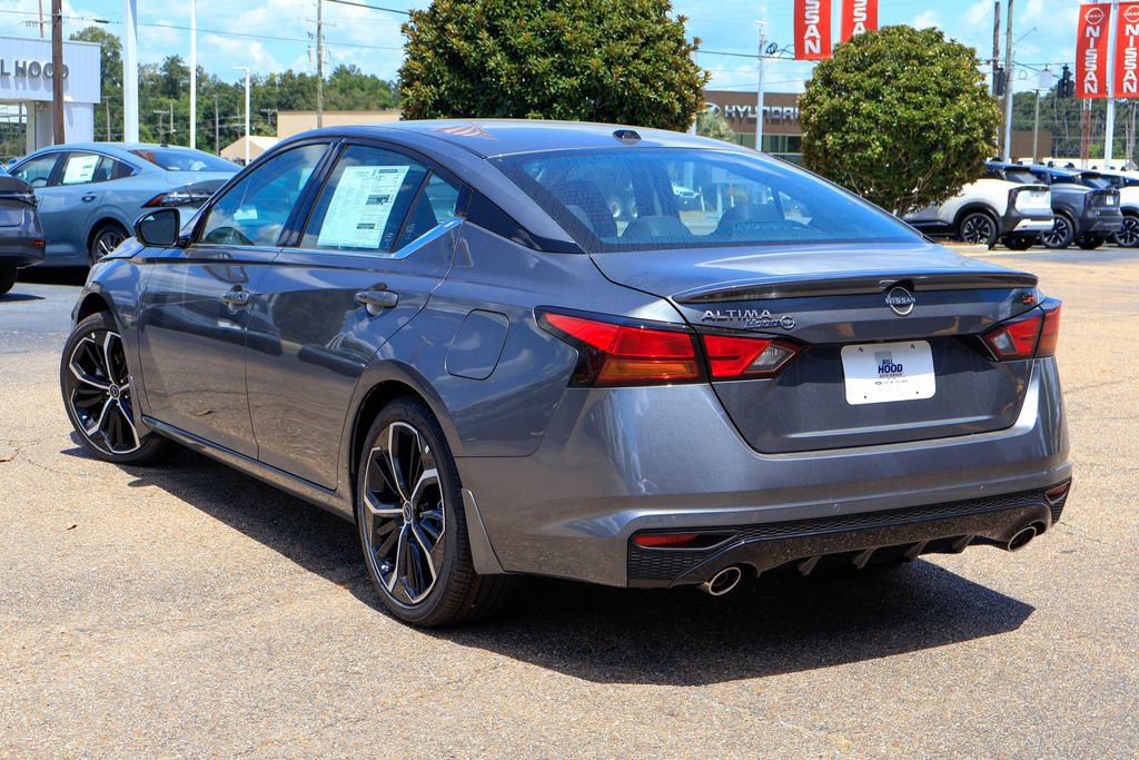 New 2026 Nissan Altima 2.5 SR w/ SR Premium Package FWD image 2