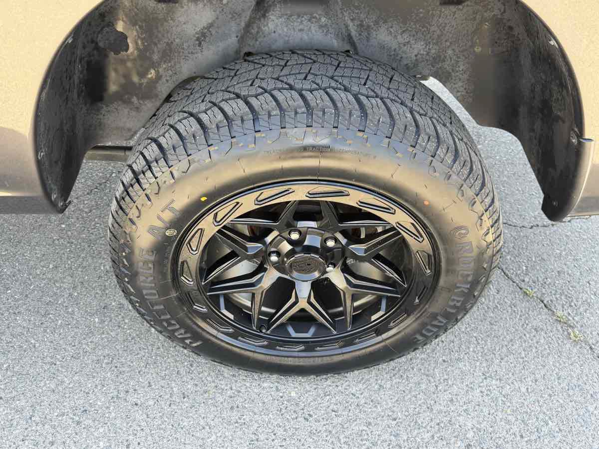 Used 2017 RAM 1500 Classic SLT AWD/4WD image 35