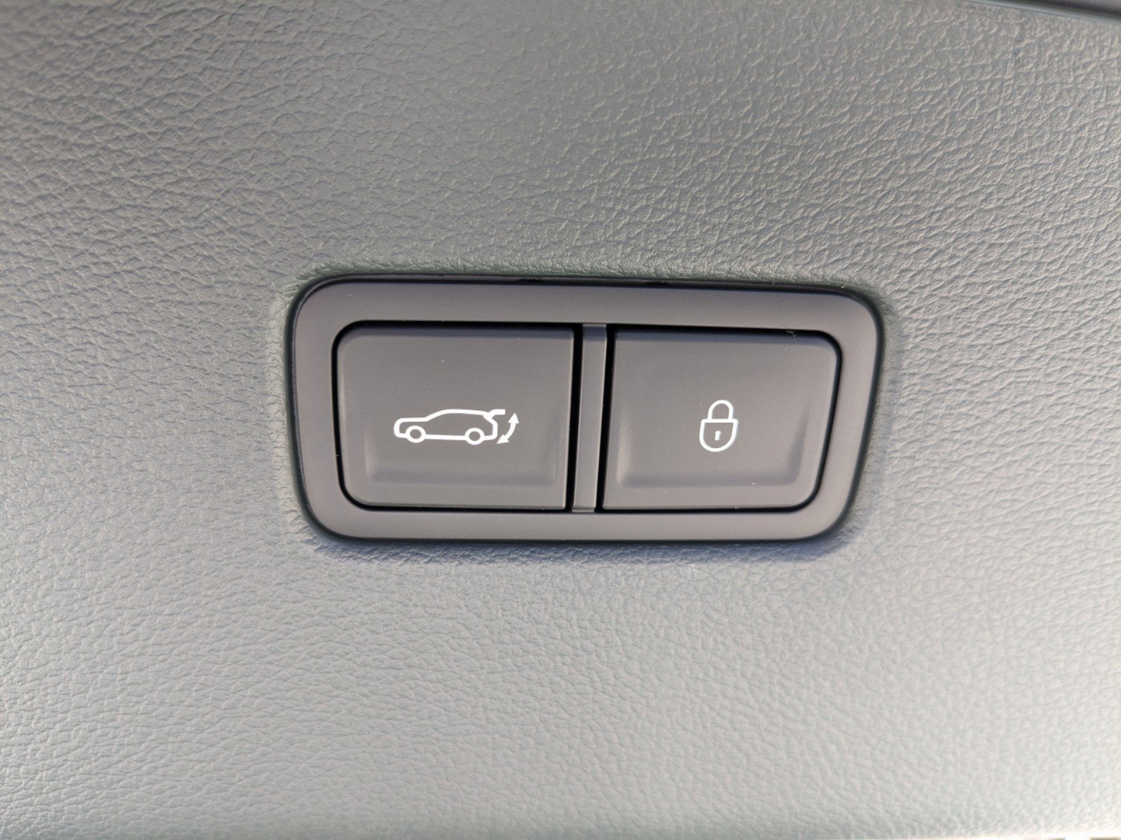 Used 2025 Genesis GV80 3.5T e-SC AWD/4WD image 16