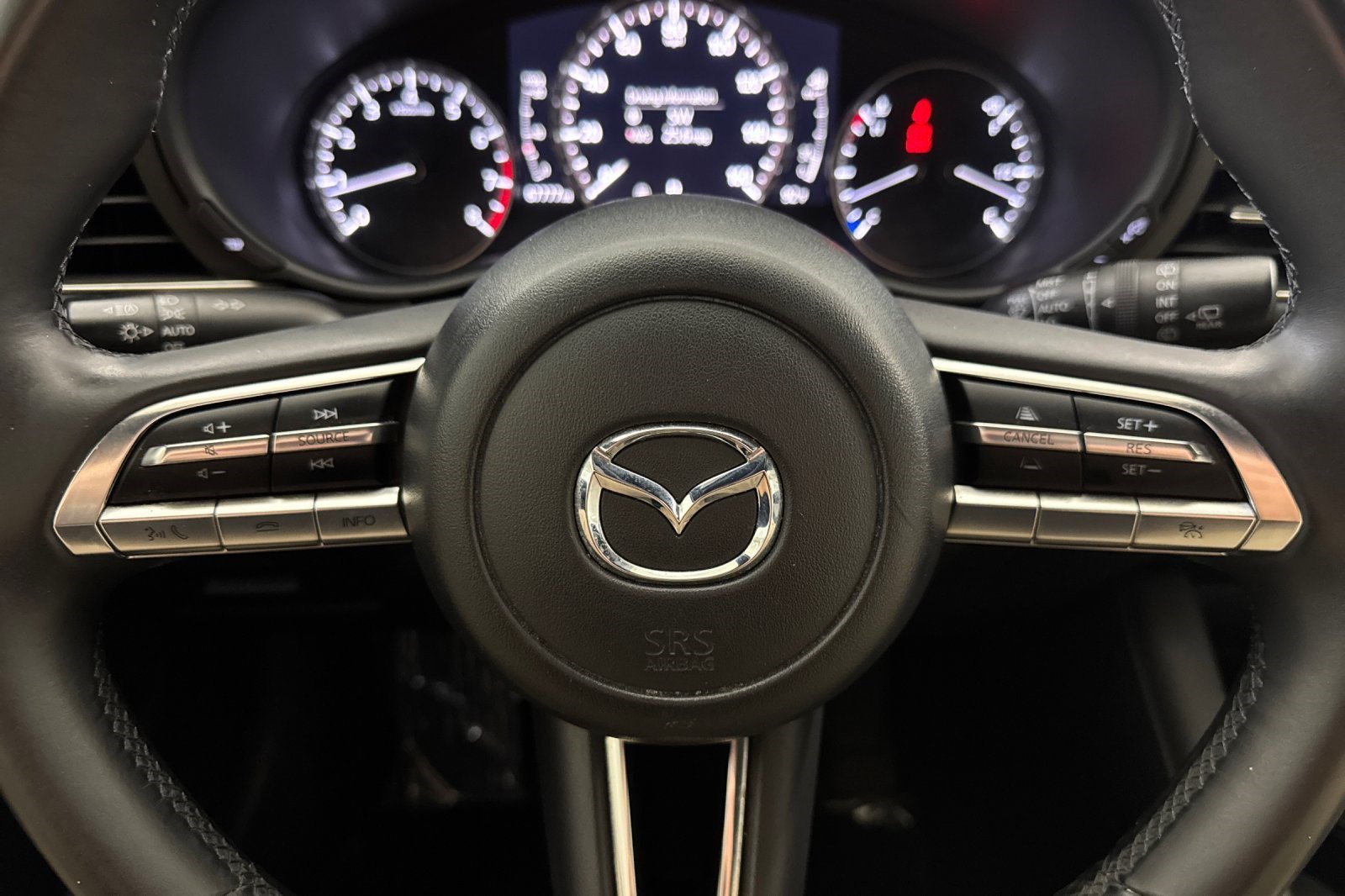 Used 2019 MAZDA MAZDA3 Hatchback FWD image 11