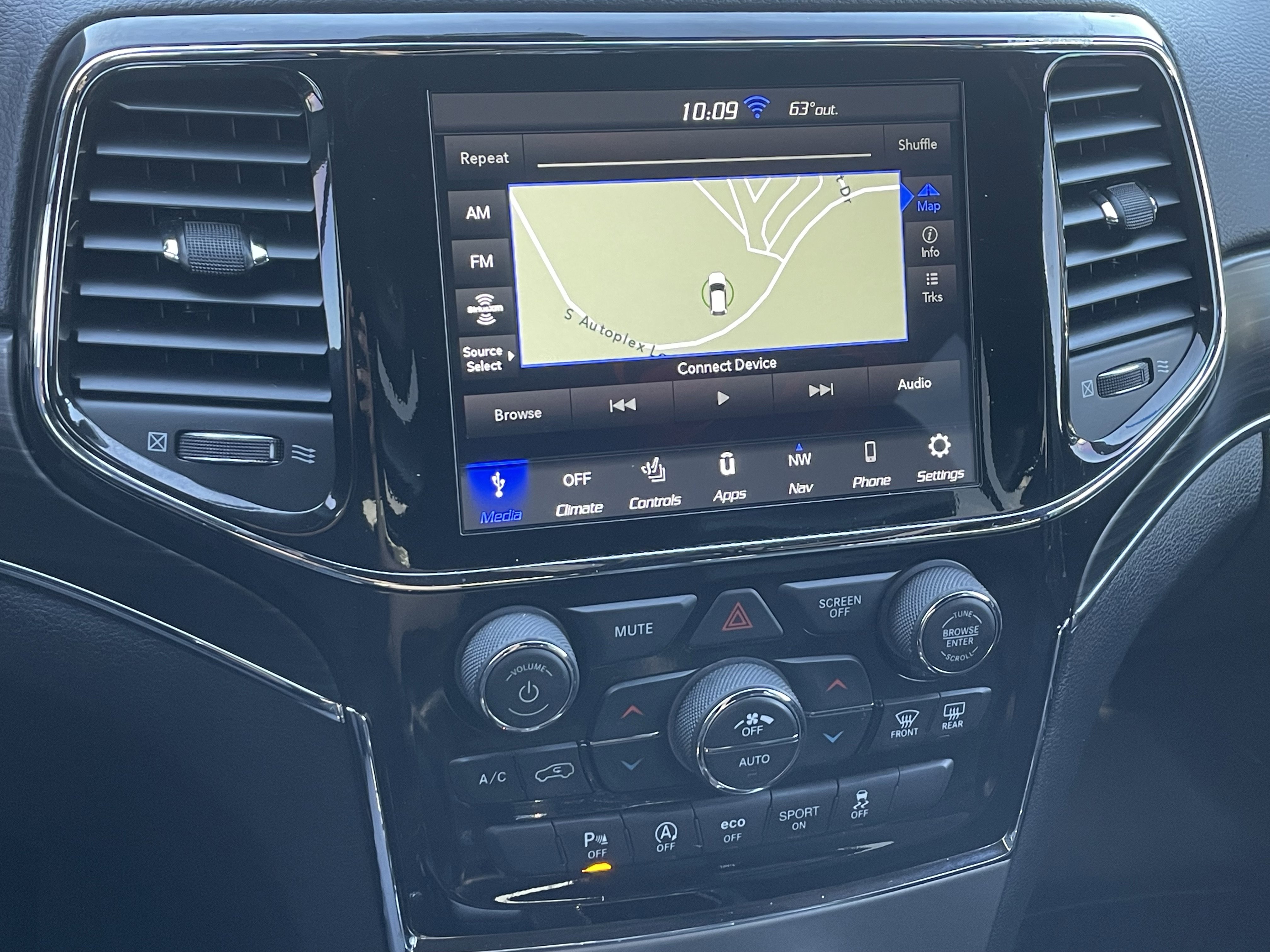 Used 2022 Jeep Grand Cherokee Limited image 28