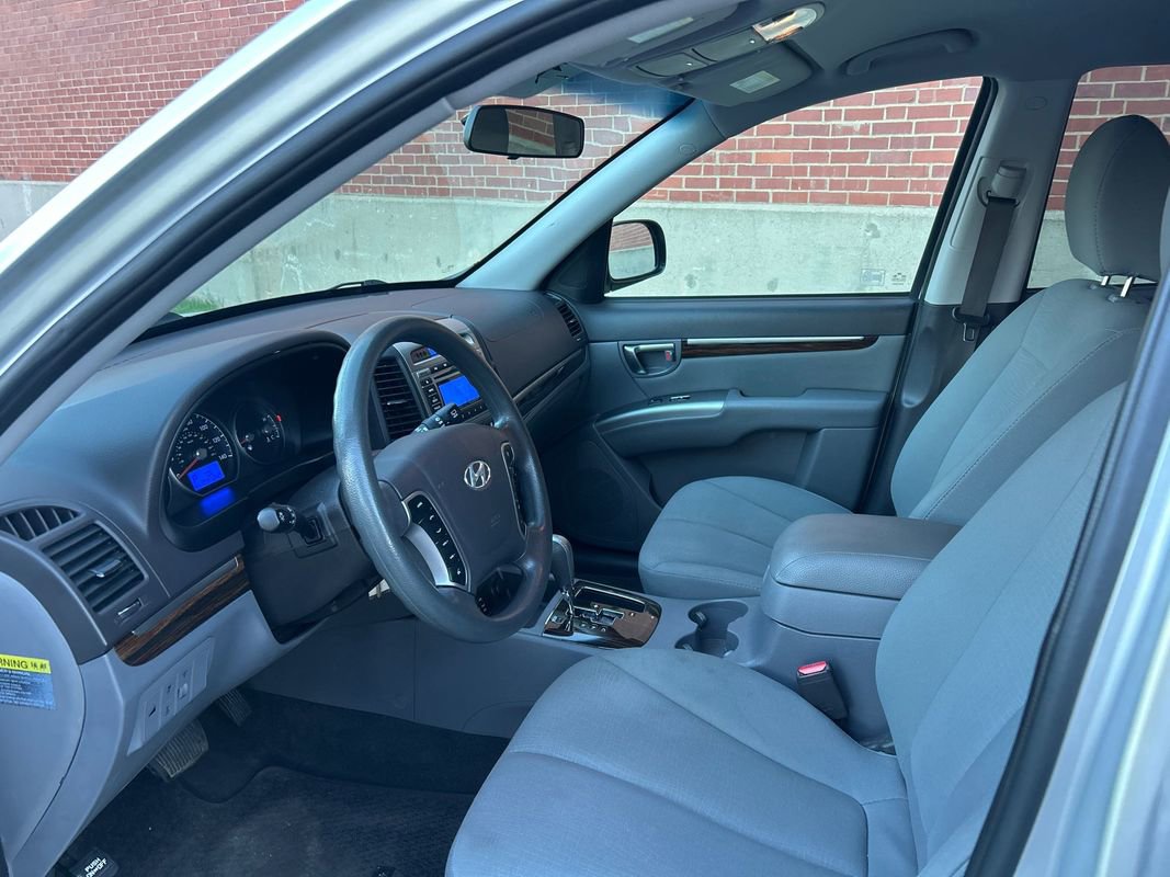 Used 2012 Hyundai Santa Fe GLS image 6