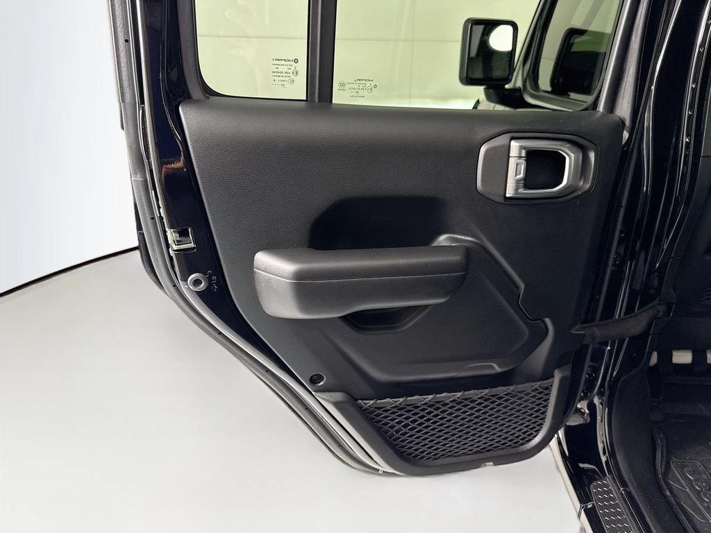 Used 2021 Jeep Wrangler Unlimited Rubicon AWD/4WD image 26