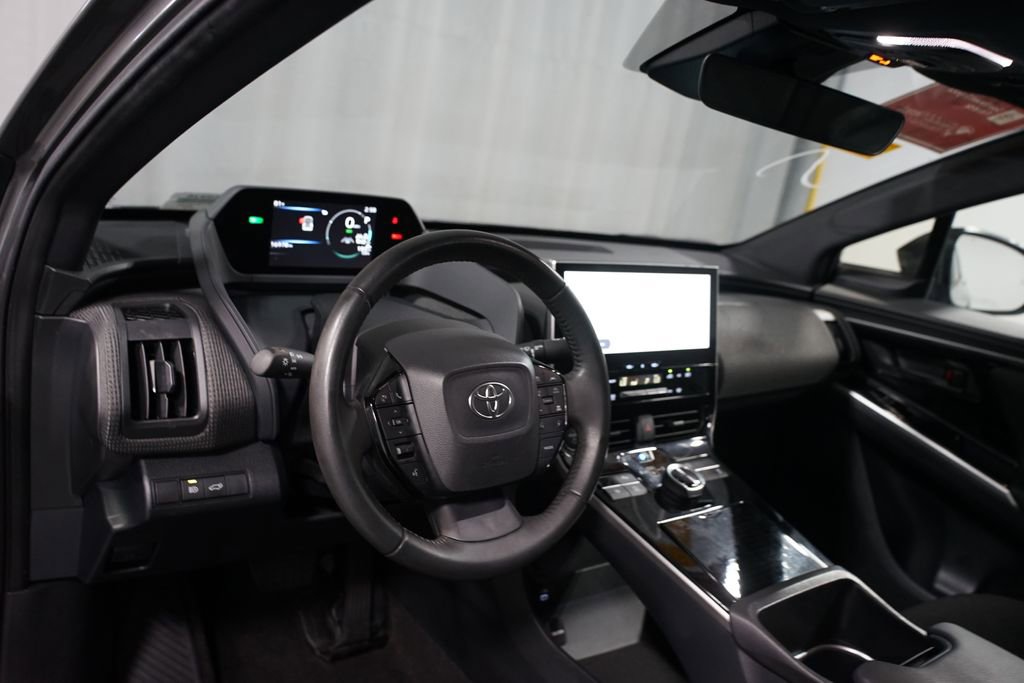 Used 2024 Toyota bZ4X FWD image 7