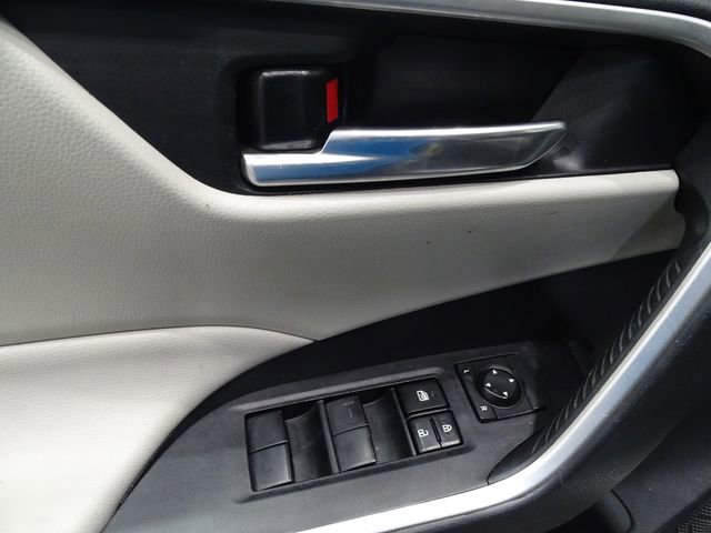 Used 2021 Toyota RAV4 XLE w/ Convenience Package image 17