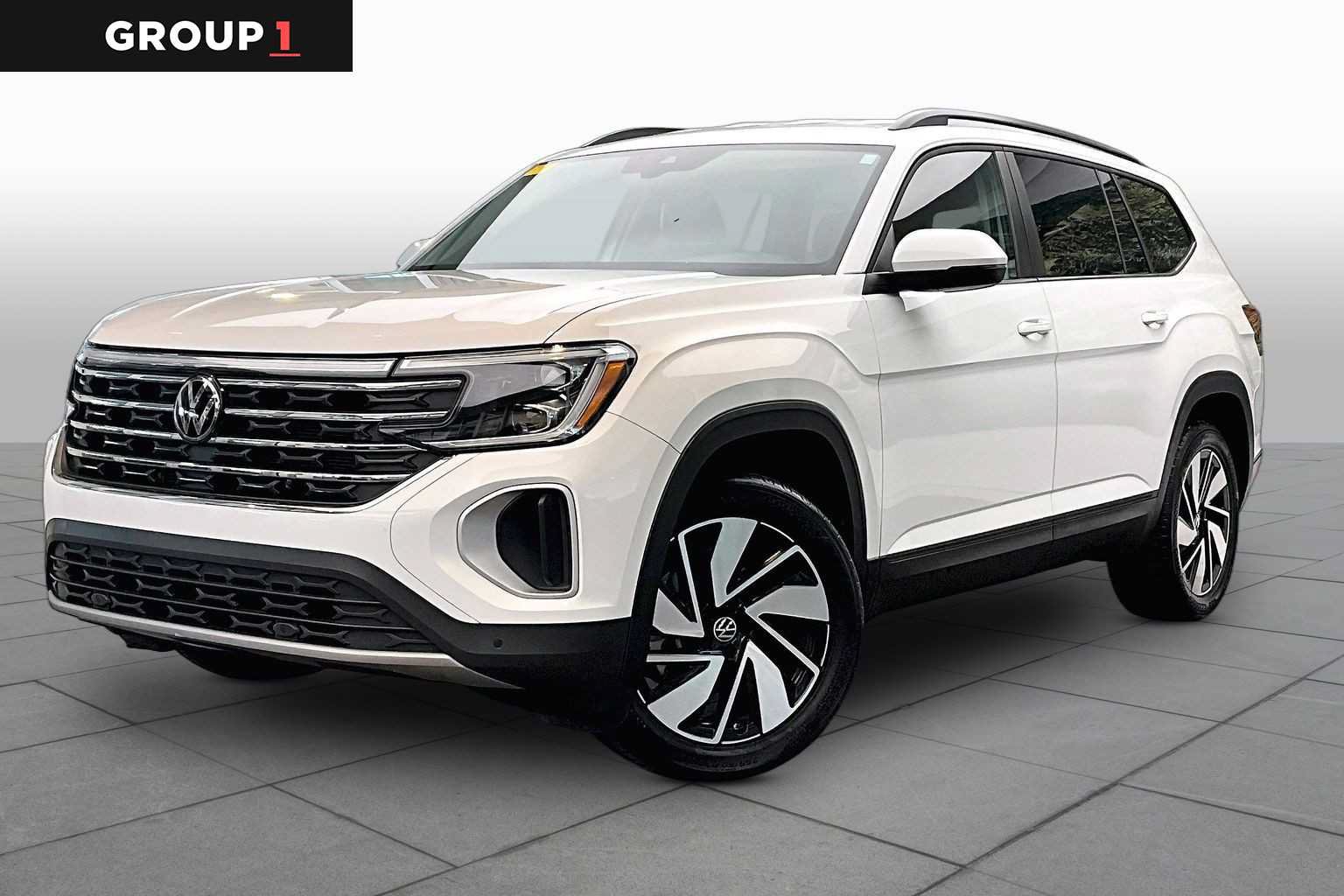 Used 2024 Volkswagen Atlas SE FWD image 1