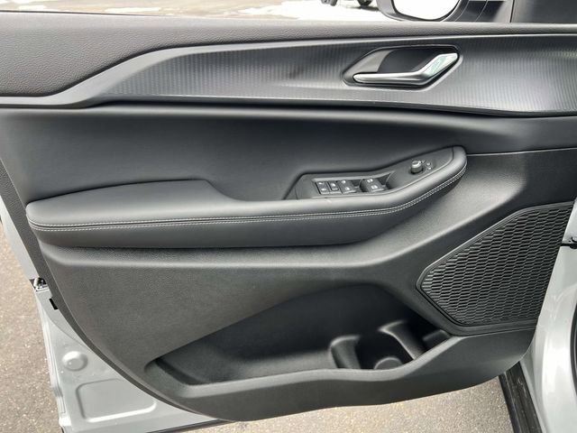 New 2025 Jeep Grand Cherokee L Laredo image 12