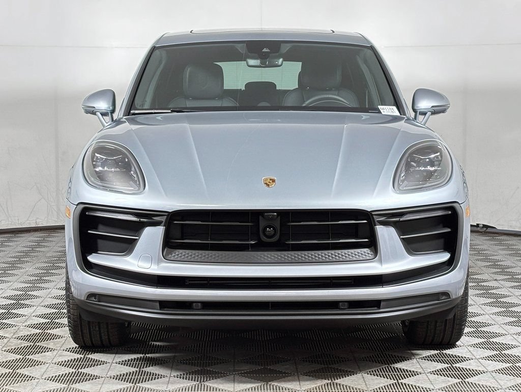 Certified 2026 Porsche Macan AWD/4WD image 10