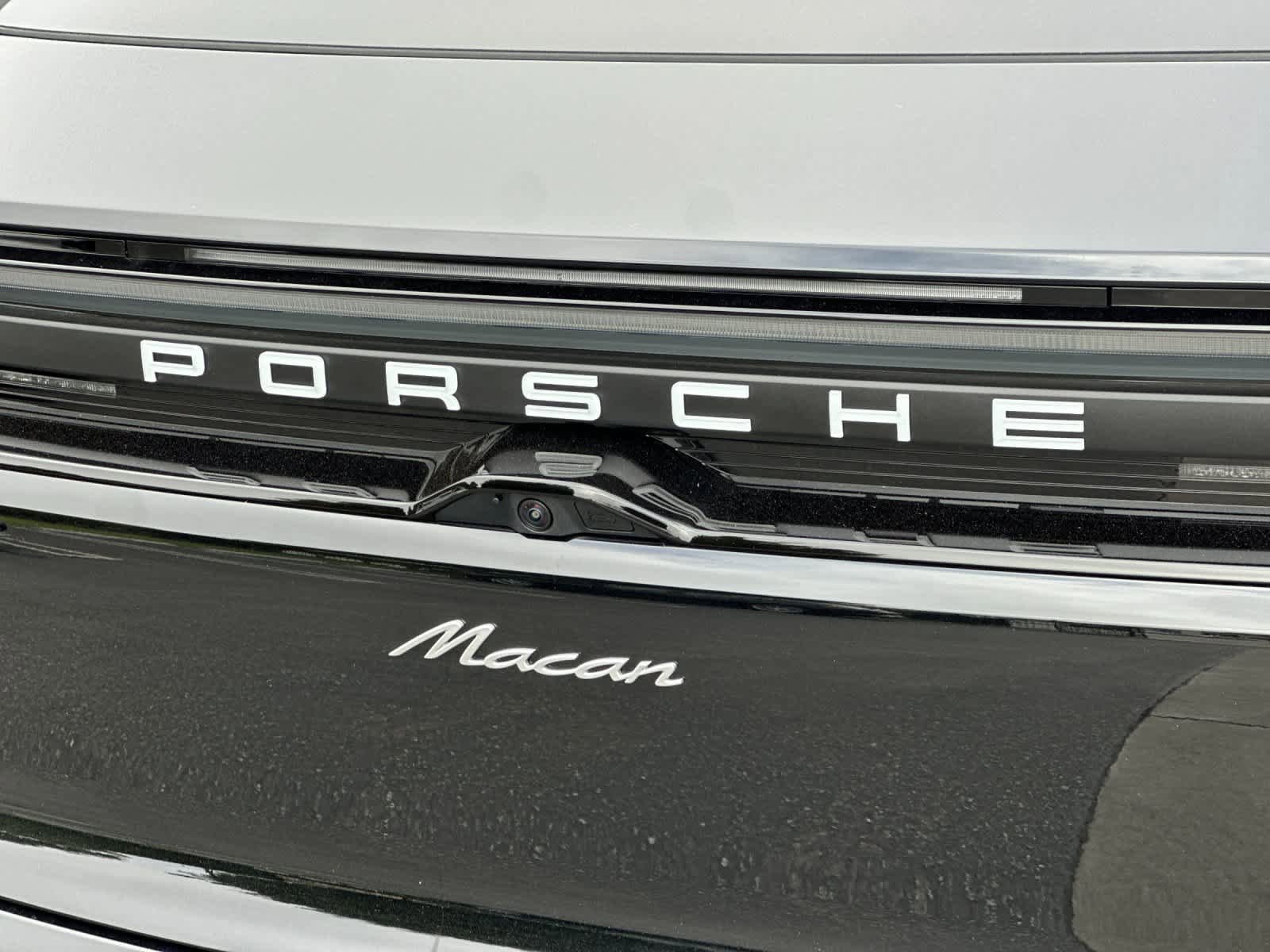New 2026 Porsche Macan Electric RWD image 32