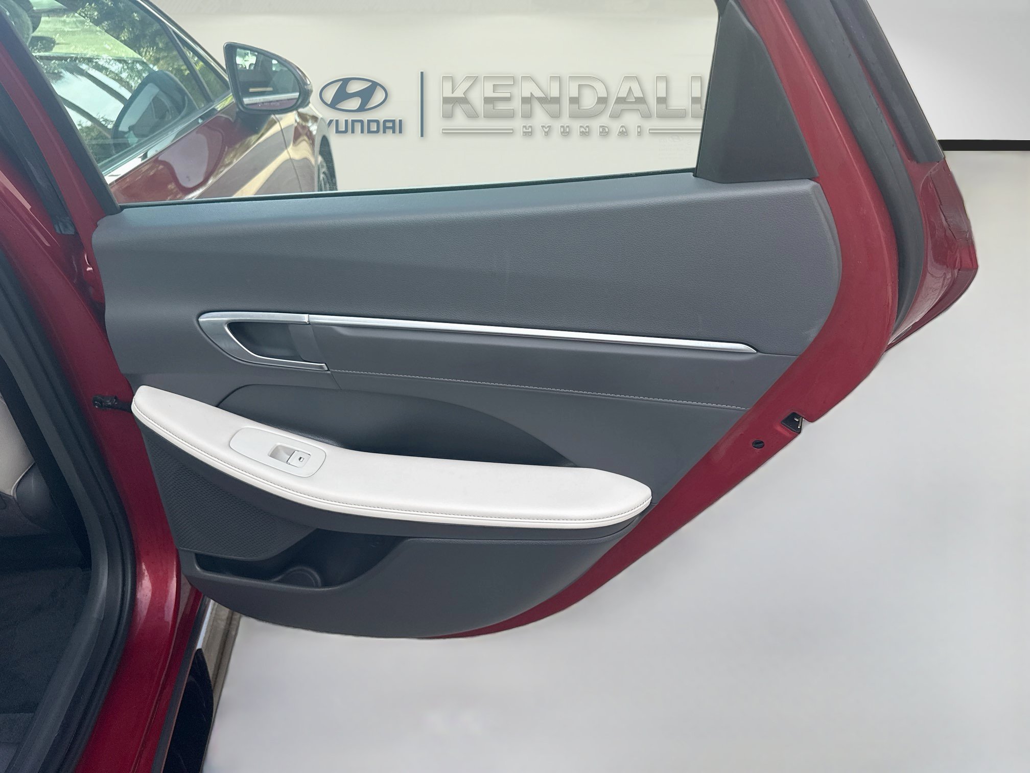 Used 2023 Hyundai Sonata Limited w/ Cargo Package FWD image 28