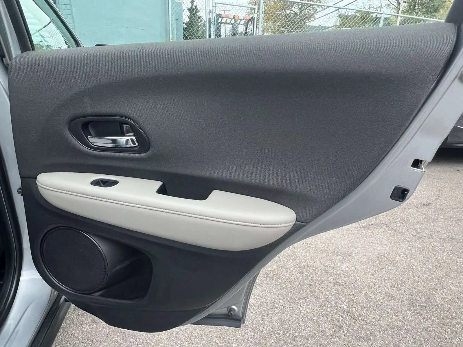 Used 2019 Honda HR-V LX image 8