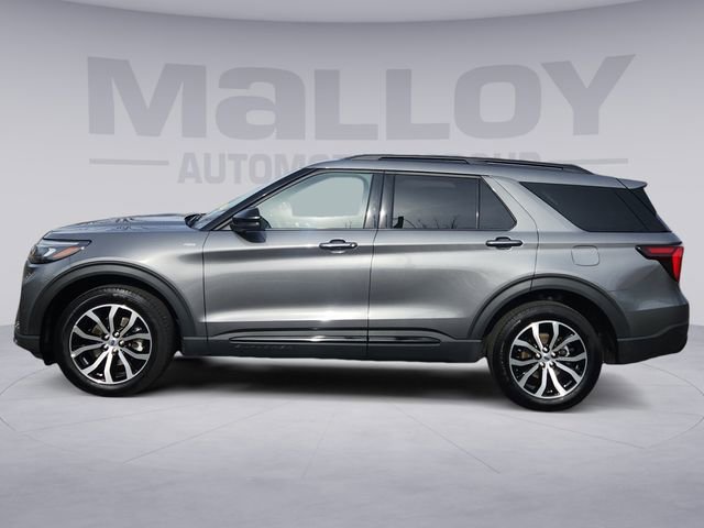 Certified 2025 Ford Explorer ST-Line image 2