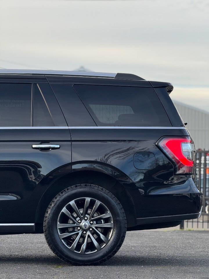 Used 2020 Ford Expedition Limited image 16