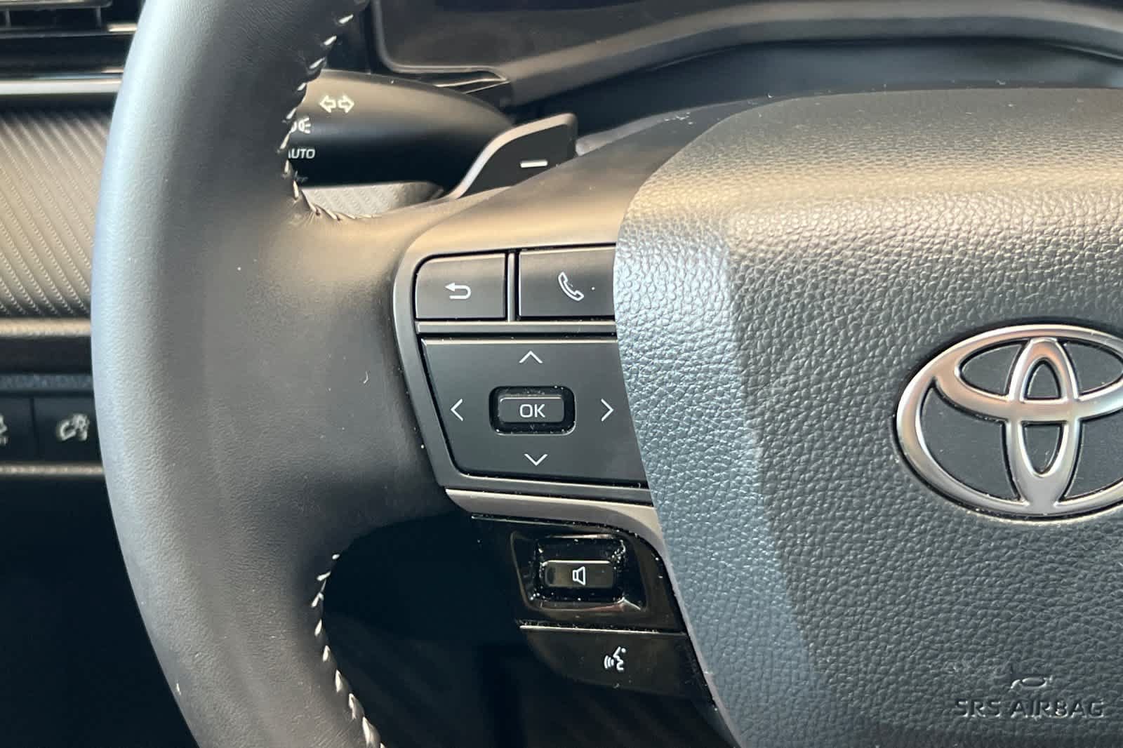 Used 2025 Toyota Camry SE FWD image 24