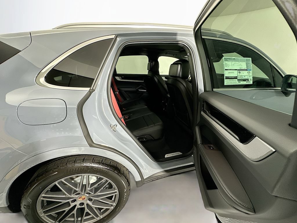 New 2026 Porsche Cayenne AWD/4WD image 30