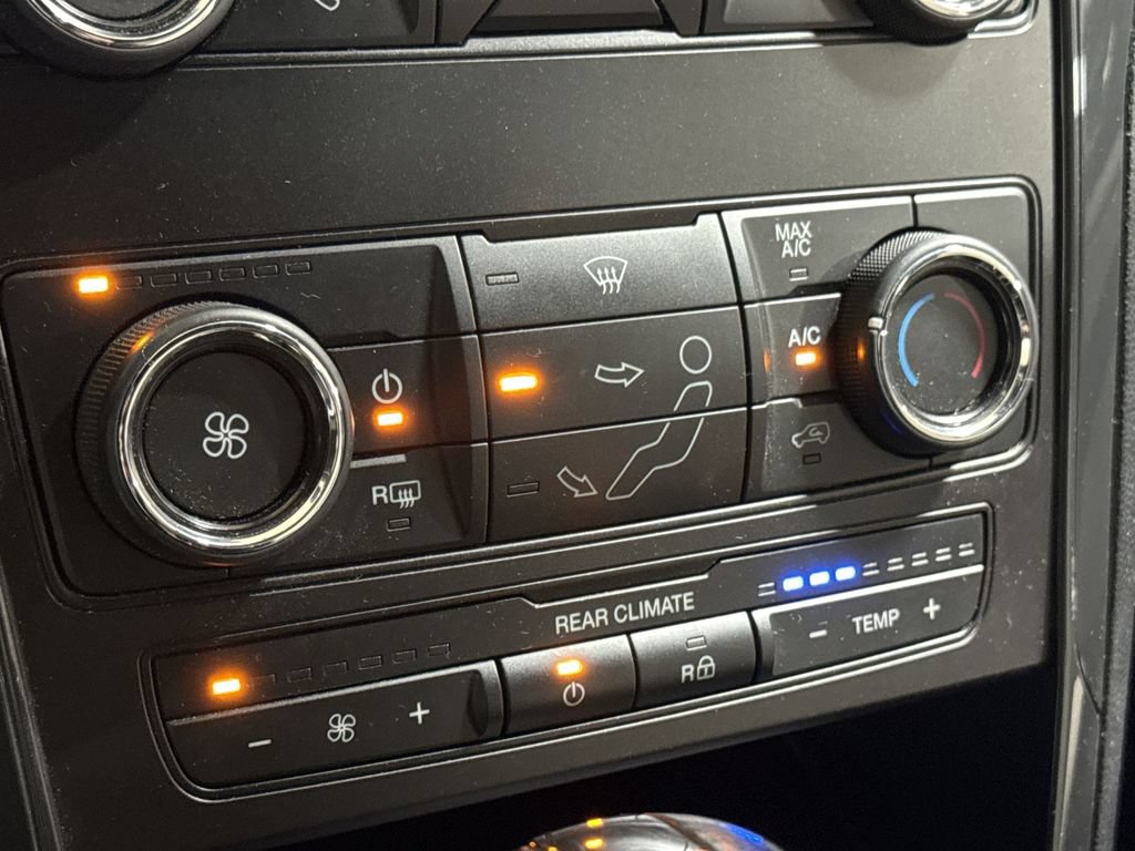 Used 2019 Ford Explorer XLT AWD/4WD image 16