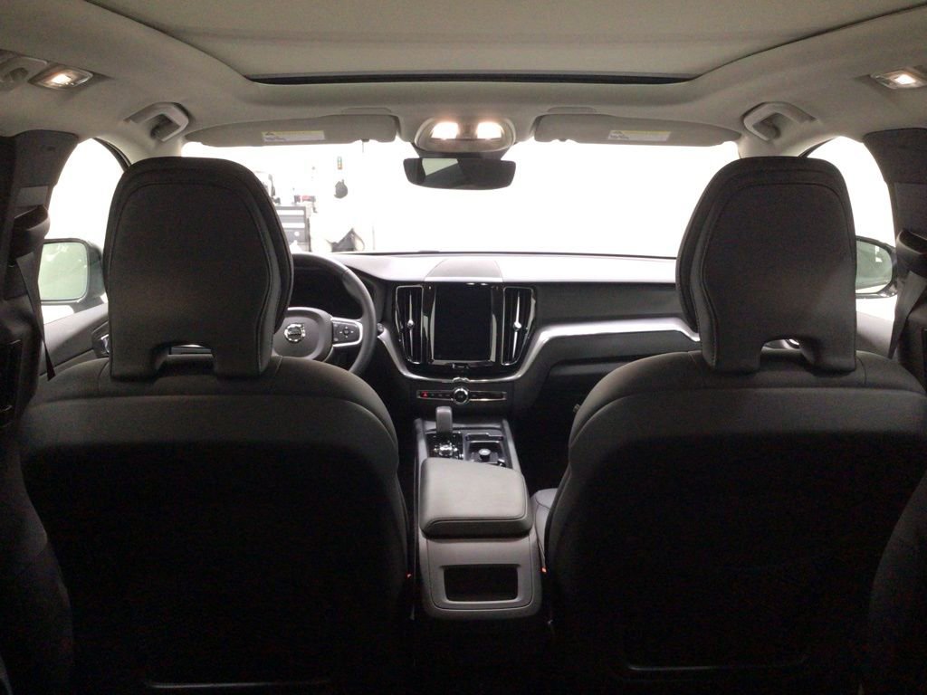 Used 2025 Volvo XC60 B5 Core image 26