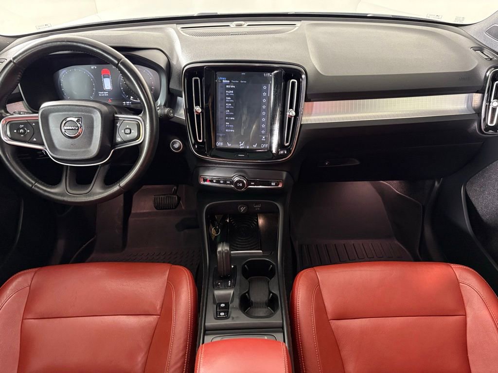 Used 2019 Volvo XC40 T5 Momentum AWD/4WD image 32