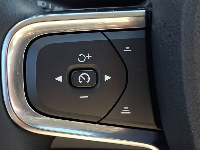 Certified 2024 Volvo XC40 B5 Ultimate w/ Protection Package Premier AWD/4WD image 23