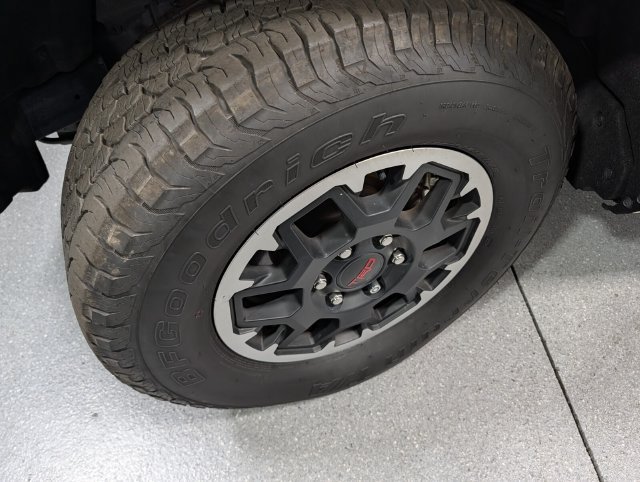 Used 2025 Toyota Tacoma TRD Off-Road AWD/4WD image 10