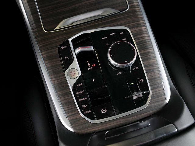 Used 2026 BMW X7 xDrive40i w/ M Sport Package AWD/4WD image 16