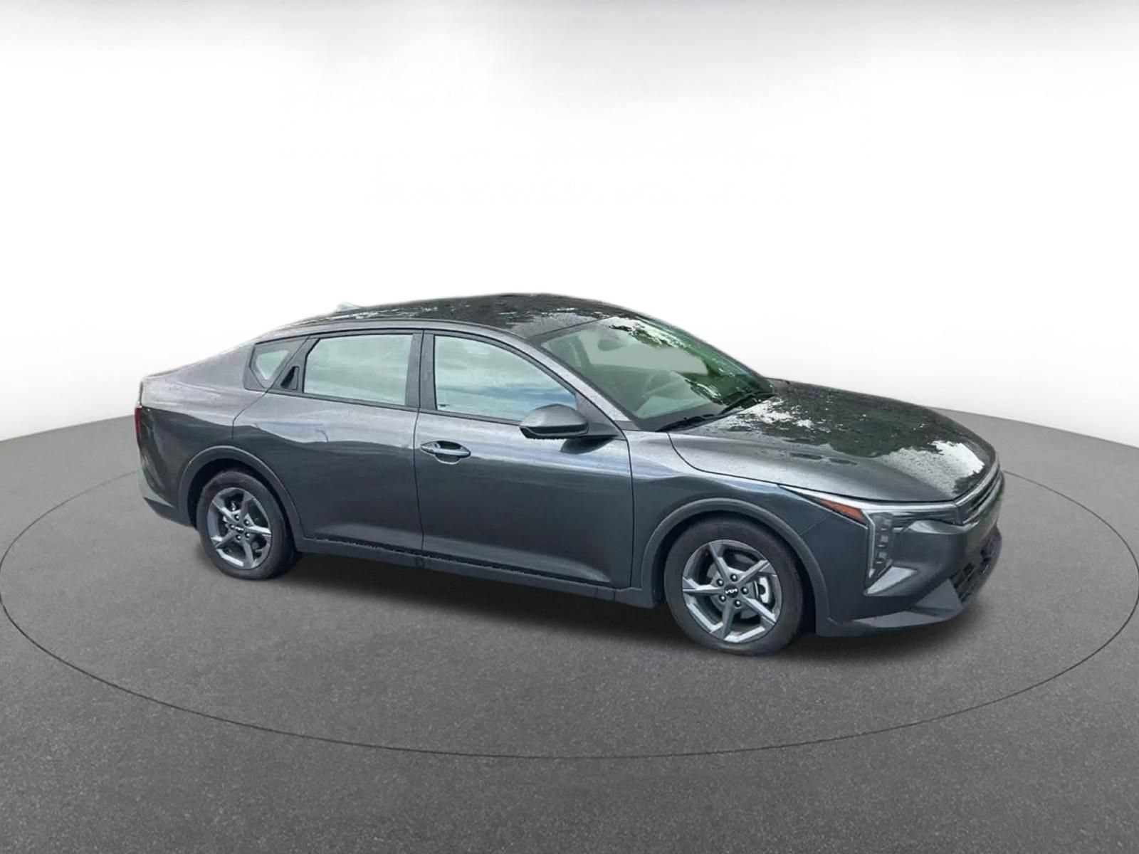 Used 2025 Kia K4 FWD image 2